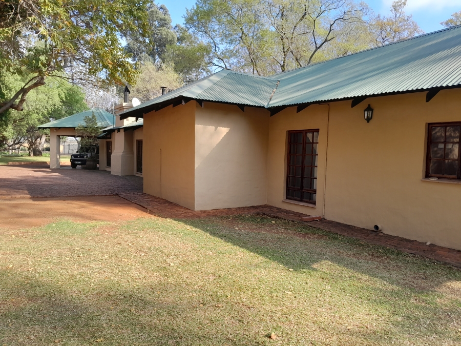Commercial Property for Sale in Modderfontein A H North West
